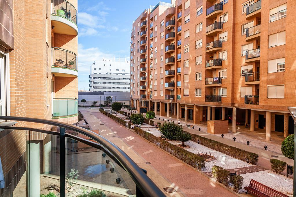 Flat Swim And Paddle Apartment *